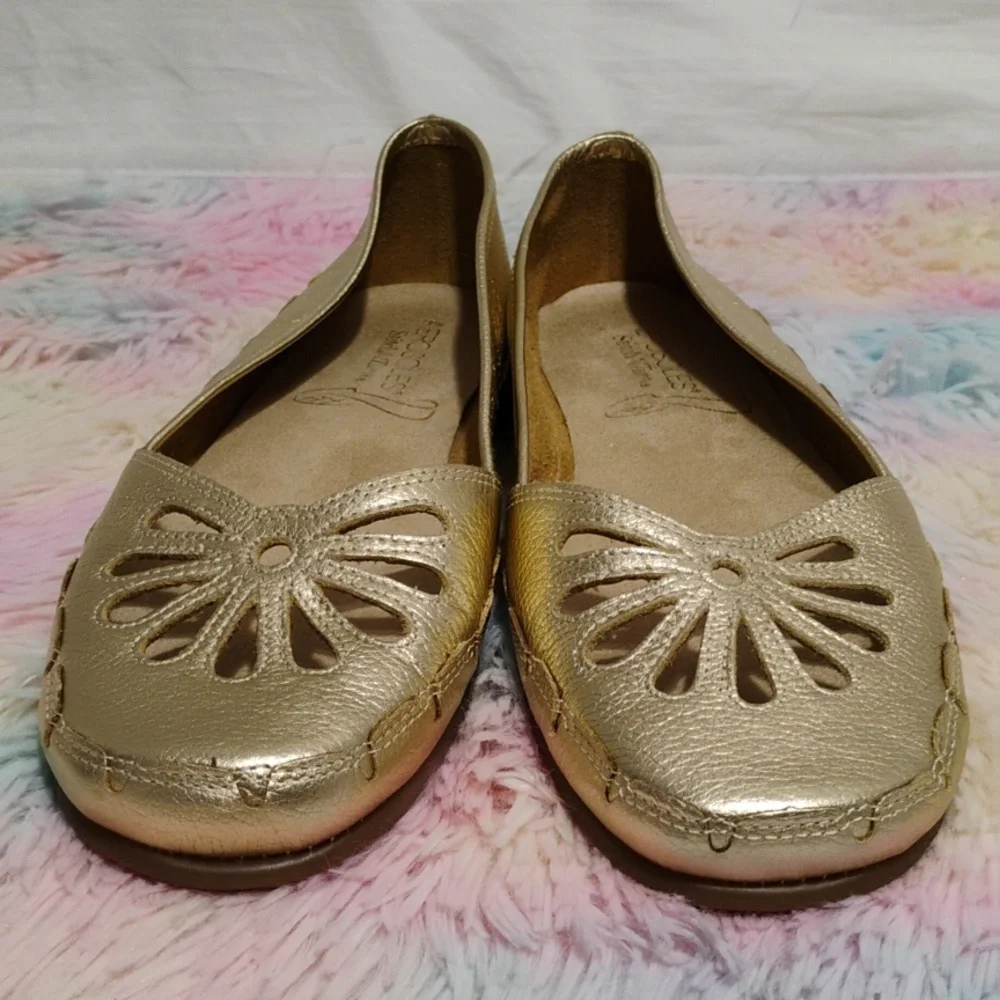 (X-103) SALE! NWOT Aerosols Sol City Gold Ballet Flats Sz.8 1/2